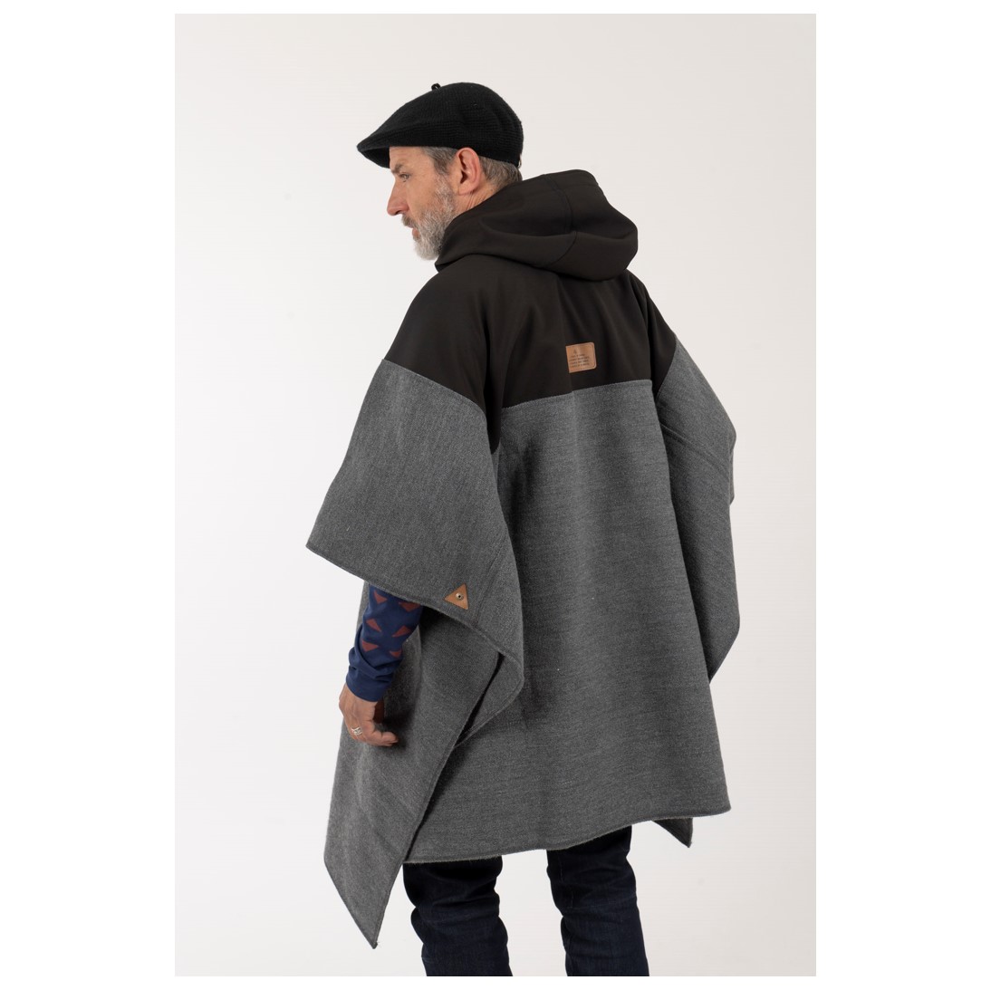 Poncho Taiyin Unisex Negro/Gris - Imagen 3