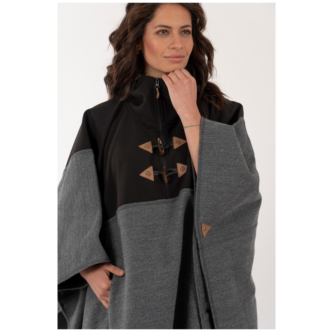 Poncho Taiyin Unisex Negro/Gris - Imagen 5