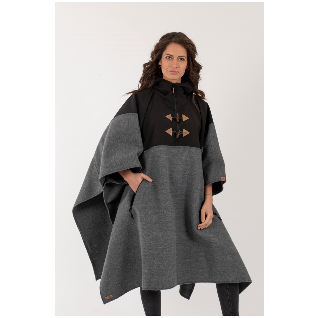 Poncho Taiyin Unisex Negro/Gris - Imagen 7