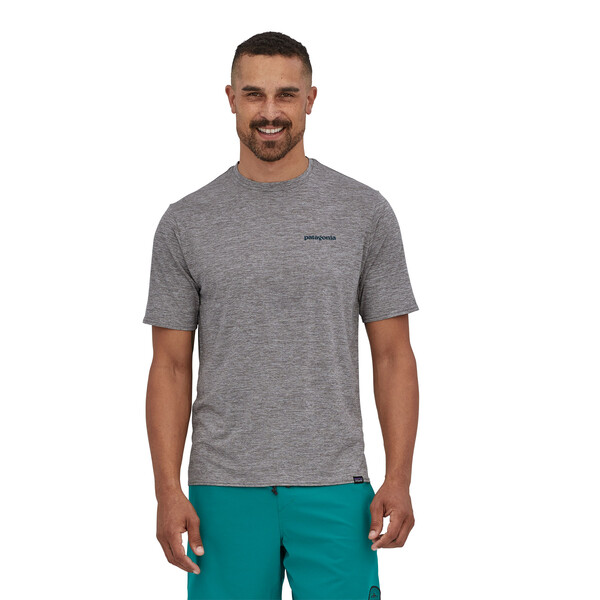 Polera Hombre Capilene® Cool Daily Graphic Shirt - Gris - Imagen 4